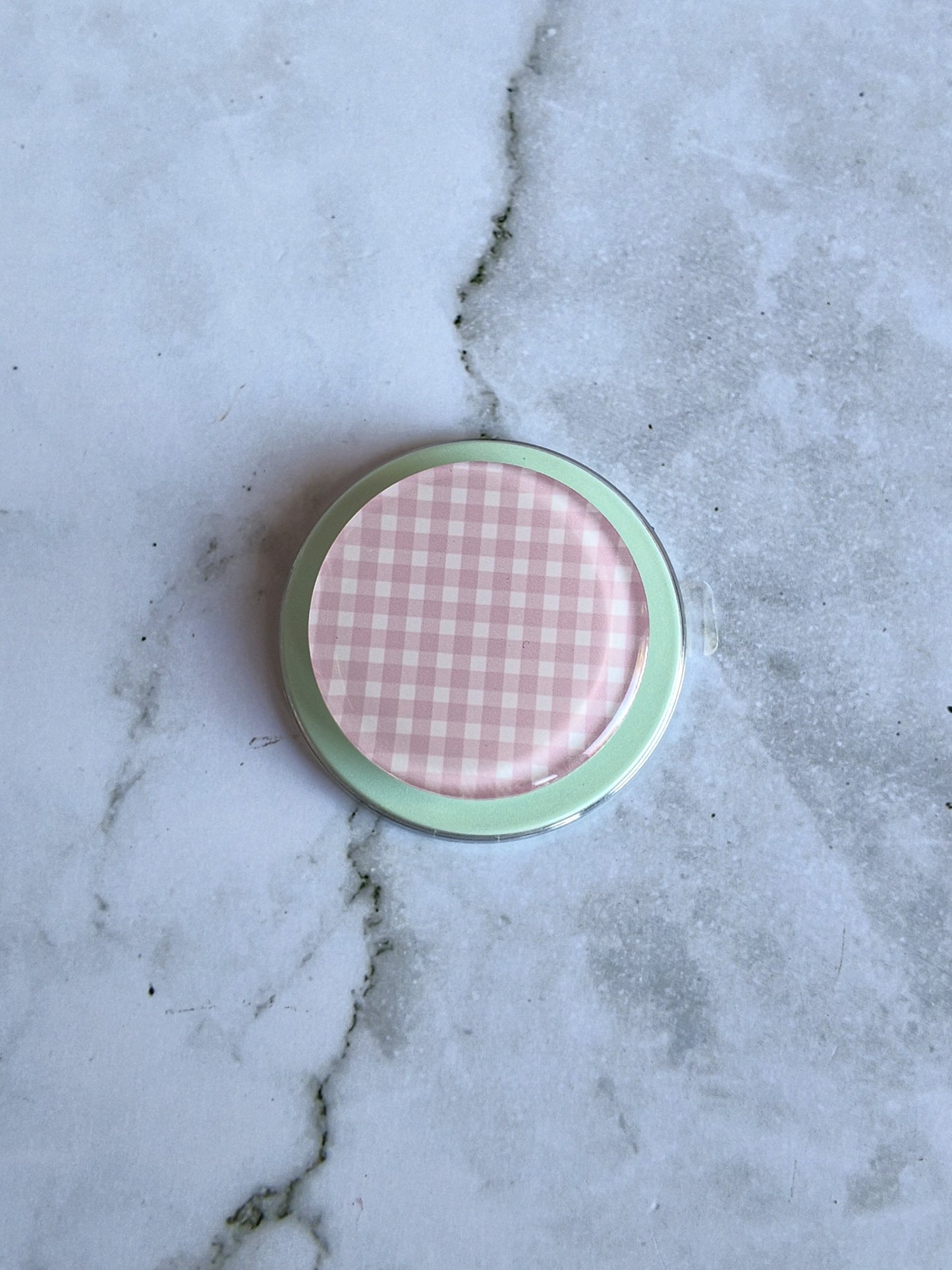Gingham Grip