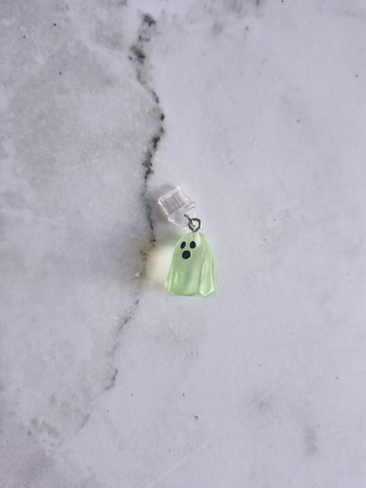 Jelly Ghosts E-Reader Charm