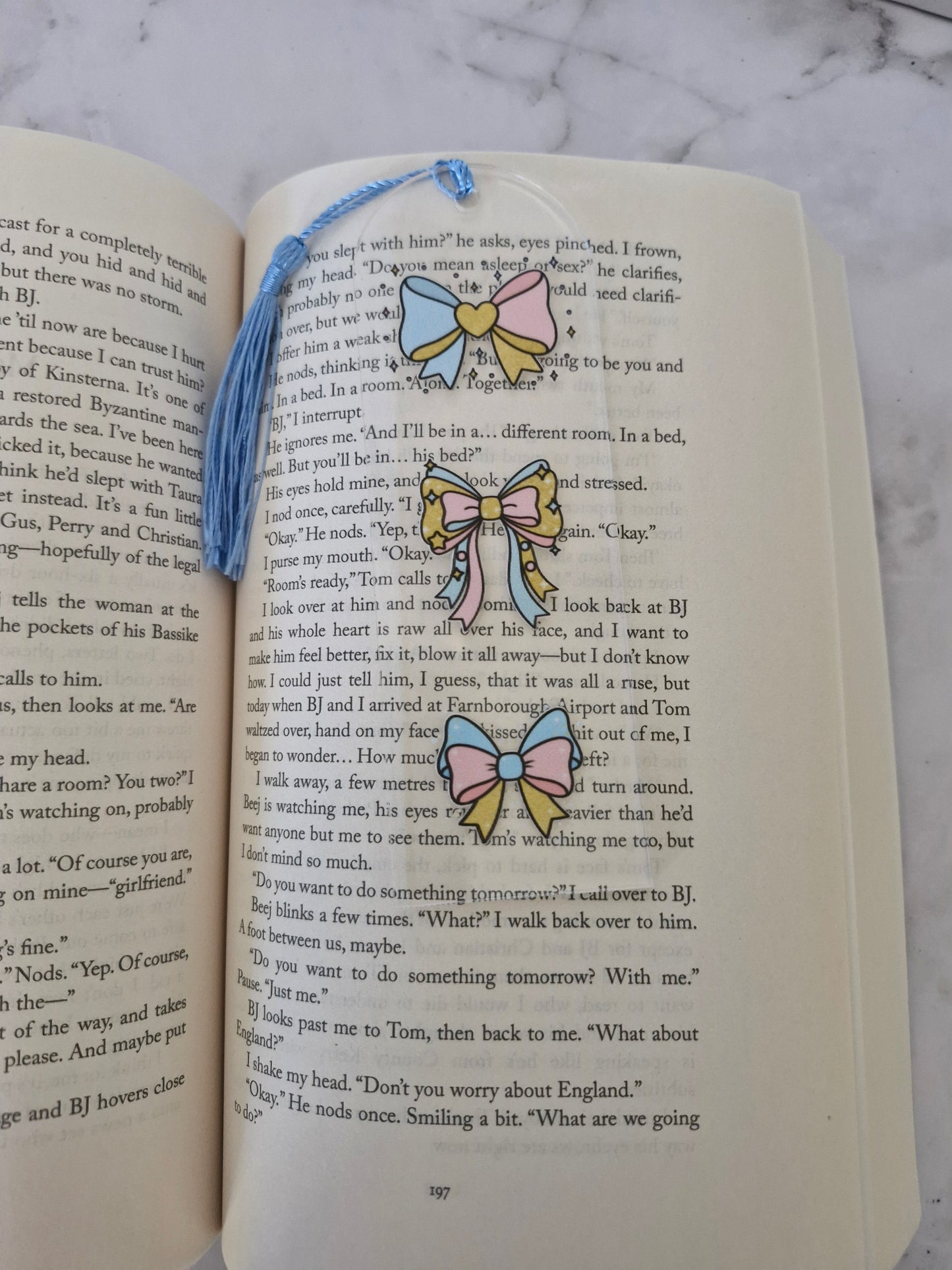 Pastel Glitter Bows Bookmark