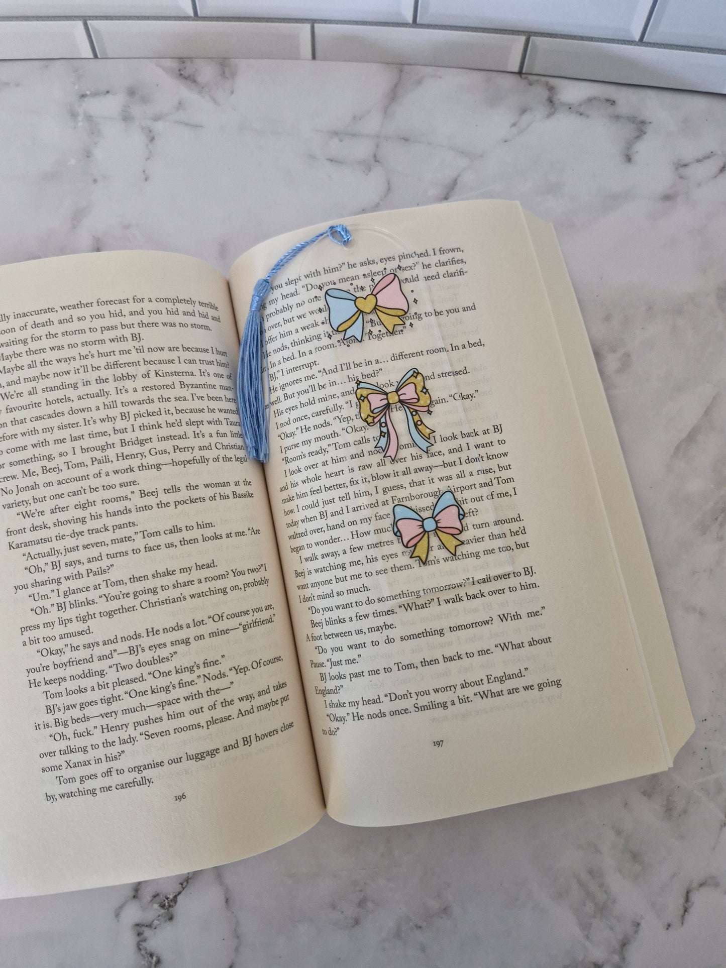 Pastel Glitter Bows Bookmark